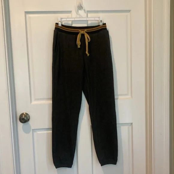 Mystree Jogger outfit. - Picture 3 of 11